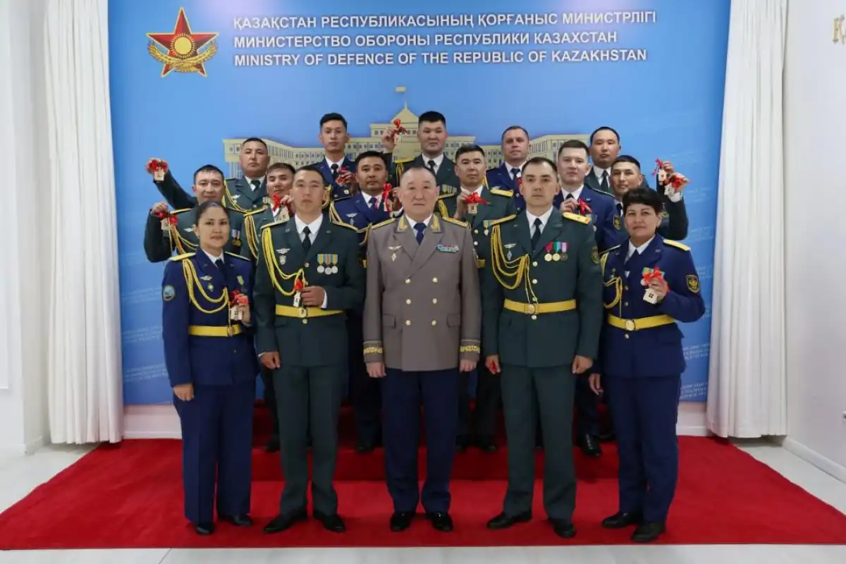 В Астане к профессиональному празднику семьи военнослужащих получили квартиры