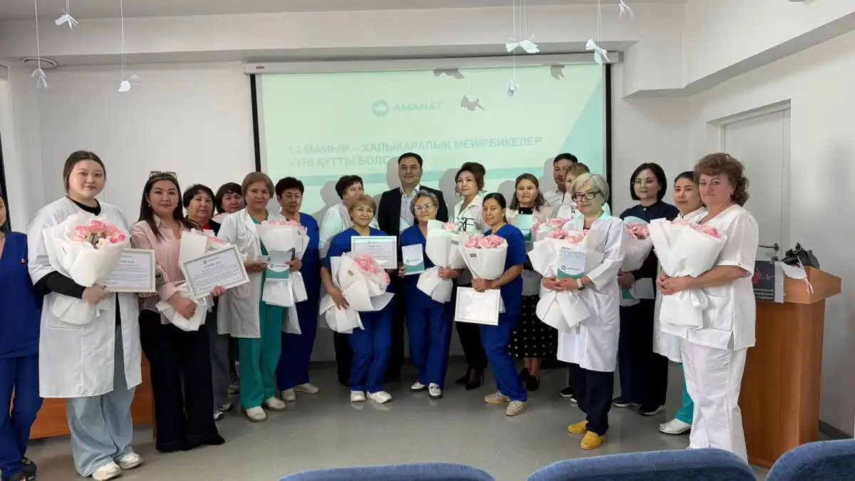 В Астане поздравили медицинских сестер с профессиональным праздником