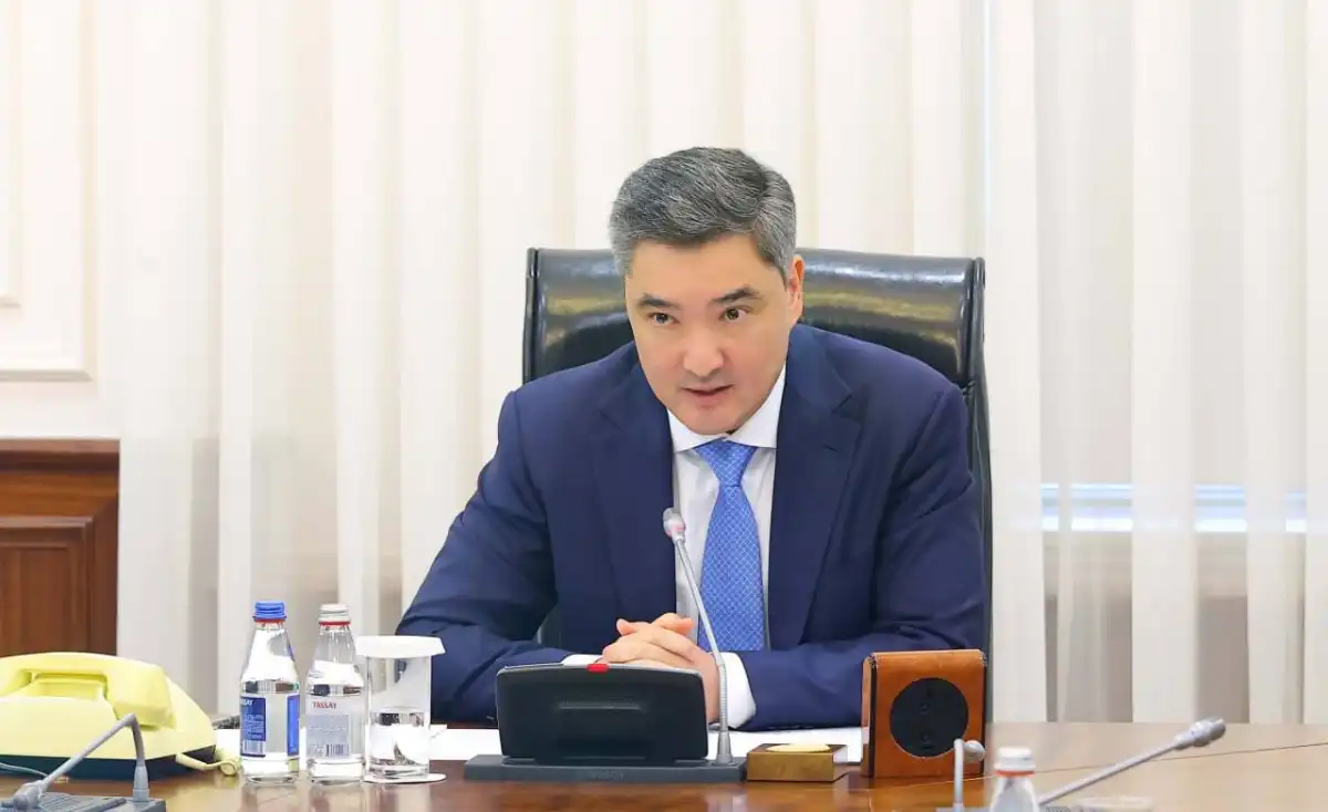 Олжас Бектенов поручил пересмотреть подходы к развитию легкой промышленности