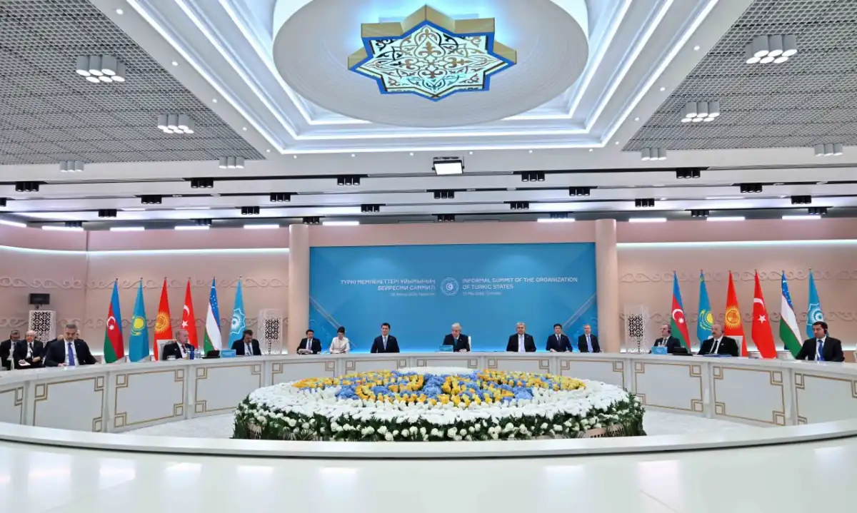 Президент: В эпоху искусственного интеллекта и передовых технологий нельзя оставлять без внимания духовные и культурные ценности