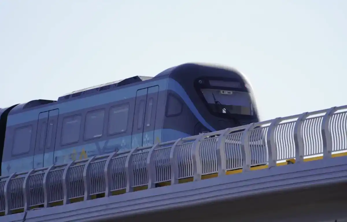 В CTS напомнили о правилах безопасности в LRT