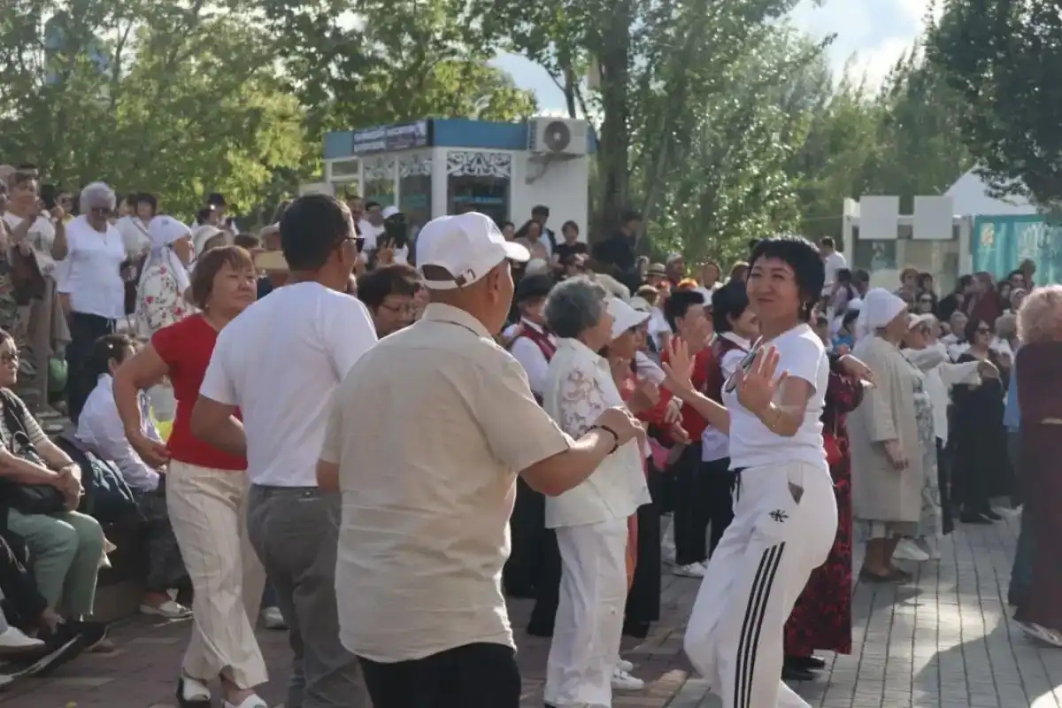 Дискотеки для пенсионеров будут проходить все лето в Астане