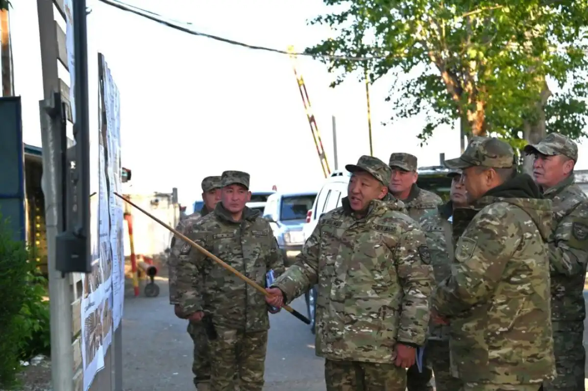 Начальник Генштаба проверил организацию боевой подготовки в гарнизонах на востоке страны