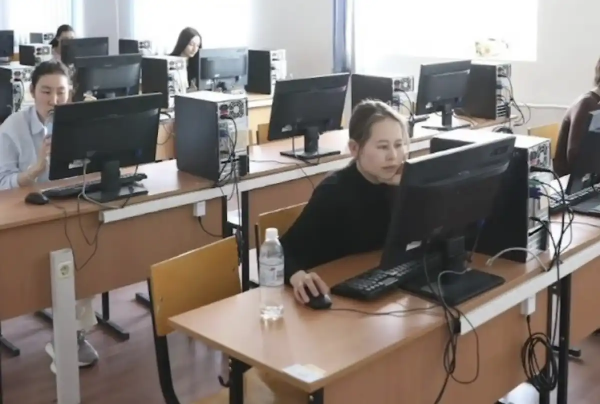 Стартовало отборочное тестирование молодых педагогов для «Келешек мектептері»: поступило более 2 тысяч заявок