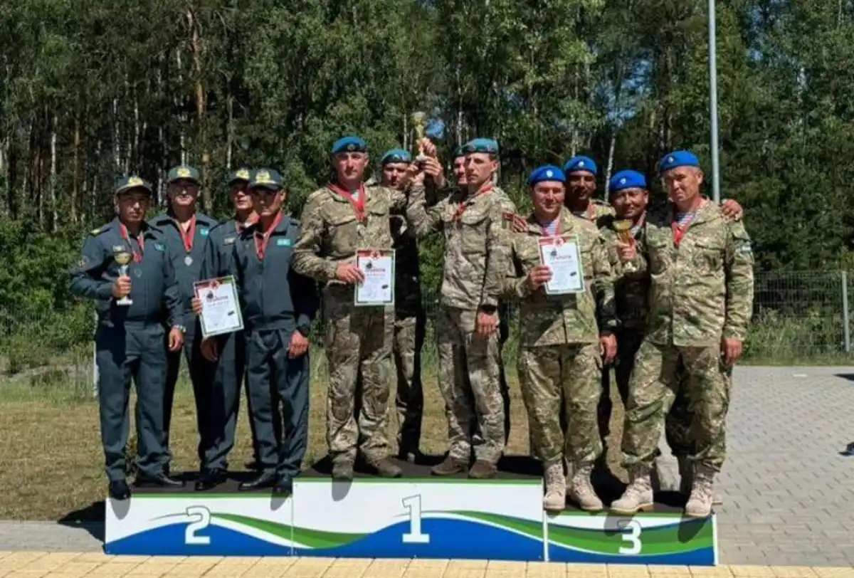 Военнослужащие Казахстана завоевали серебро турнира по парашютному спорту