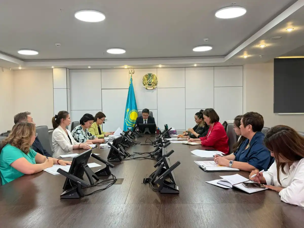 Раннюю помощь детям запустят в районных больницах Казахстана