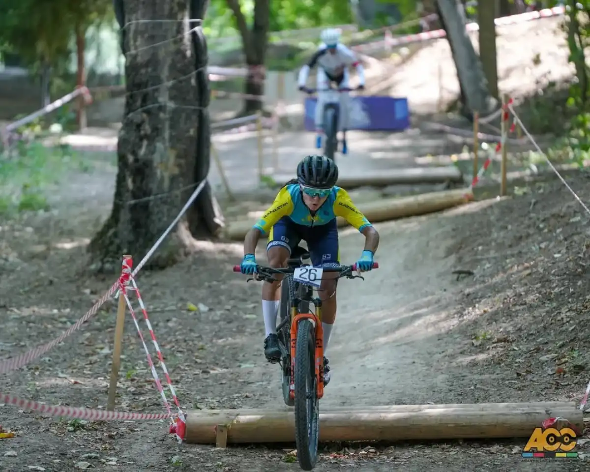 Казахстанка выиграла 2 медали на чемпионате Азии по маунтинбайку