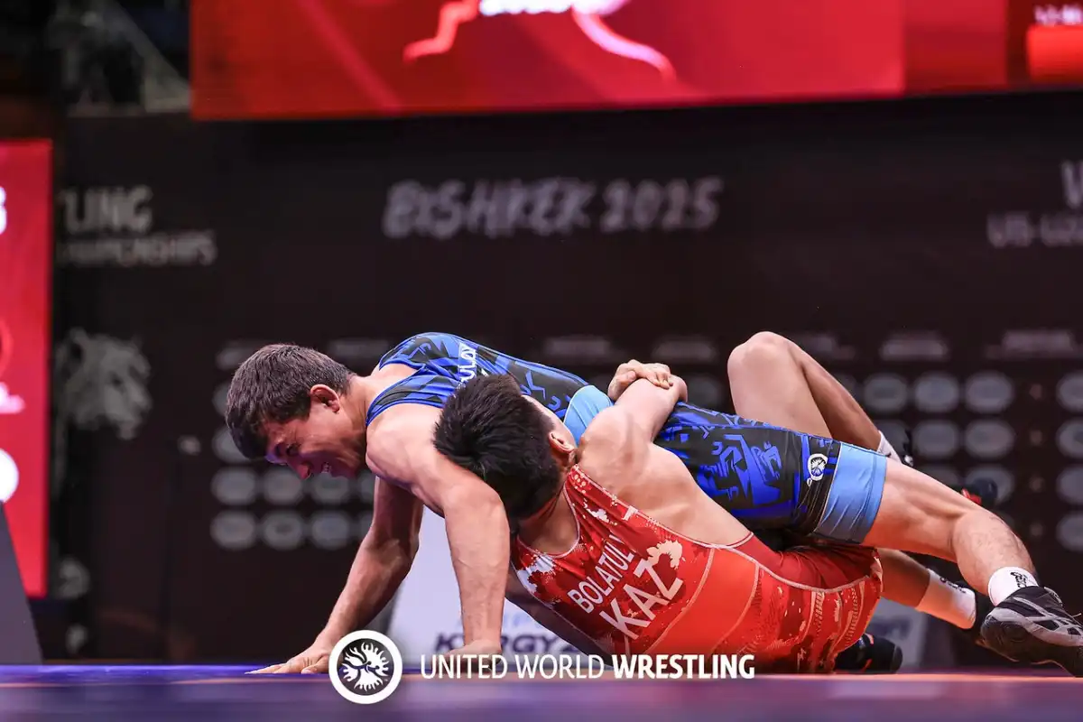 Казахстанские борцы завоевали еще 3 медали на чемпионате Азии U20
