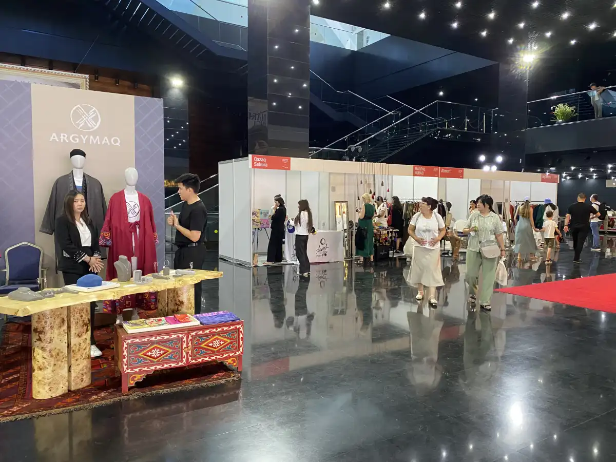Astana Pop Up Store впервые проходит в столице: более 50 локальных брендов представляют свои коллекции