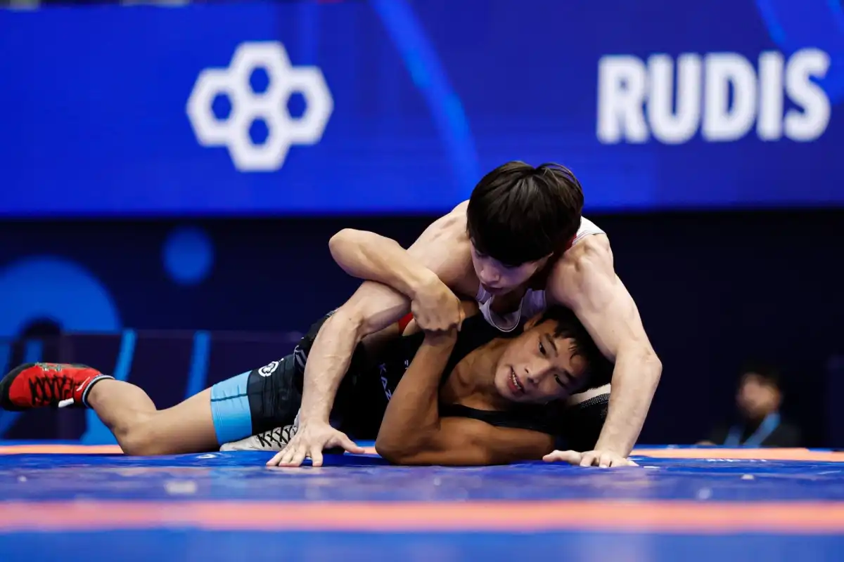 Два казахстанских борца вышли в финал чемпионата мира U17