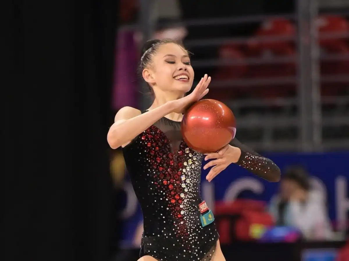 Столичная гимнастка Акмарал Ерекешева вышла в 3 финала чемпионата мира
