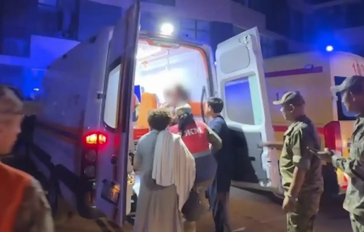Больше ста спасенных и одна погибшая: пожар в жилом комплексе потушили в Алматы