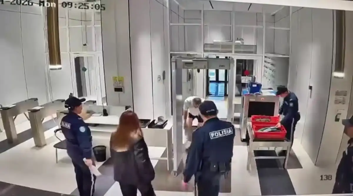 Демонстративно снял брюки: мужчину привлекли к ответственности в столице – ВИДЕО