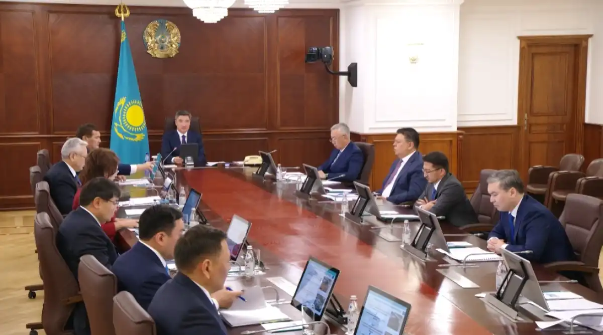 Олжас Бектенов поручил акиматам своевременно реагировать на похолодание при запуске отопительного сезона