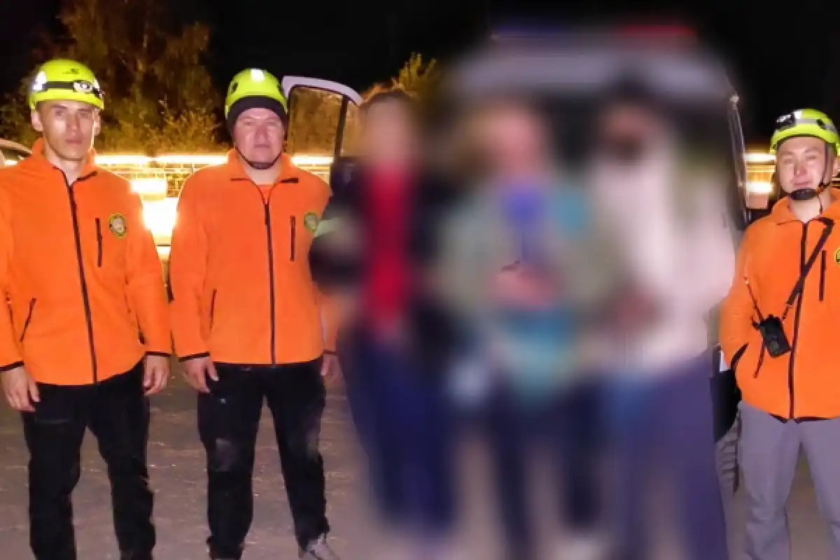 Трех заблудившихся туристов вывели с Большого Алматинского перевала