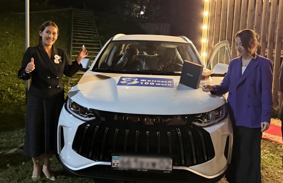 Директор столичной школы выиграла автомобиль, выучив 100 стихотворений