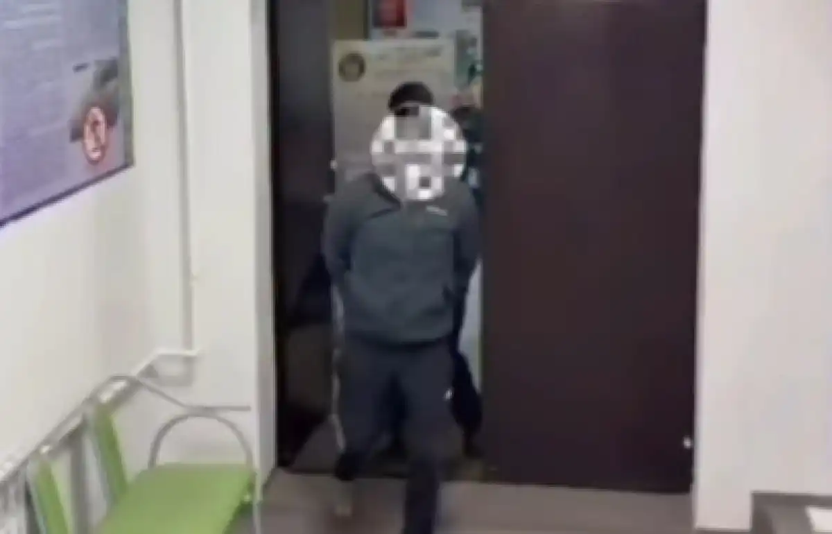 35 человек эвакуировали из-за «пьяных» угроз в Шахтинске - ВИДЕО