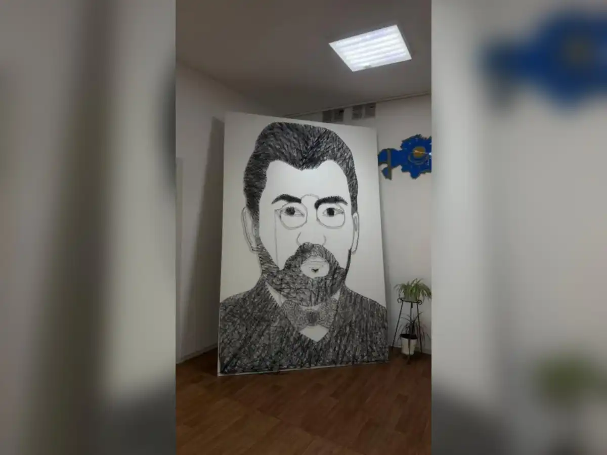 Портрет Ахмета Байтурсынова из 5 тысяч гвоздей создали в Астане