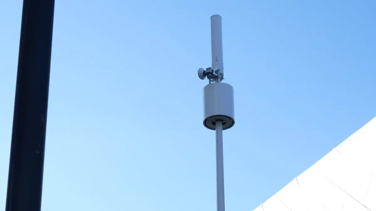 Столбы уличного освещения со встроенной связью 4G и 5G начали устанавливать в Астане