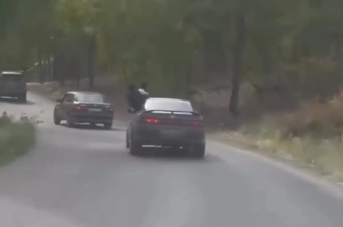 Высовывались из окон на ходу: водителей и пассажиров наказали в ВКО за опасный ролик