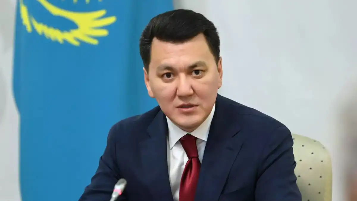 Ерлан Карин призвал казахстанцев сохранять стойкость и единство