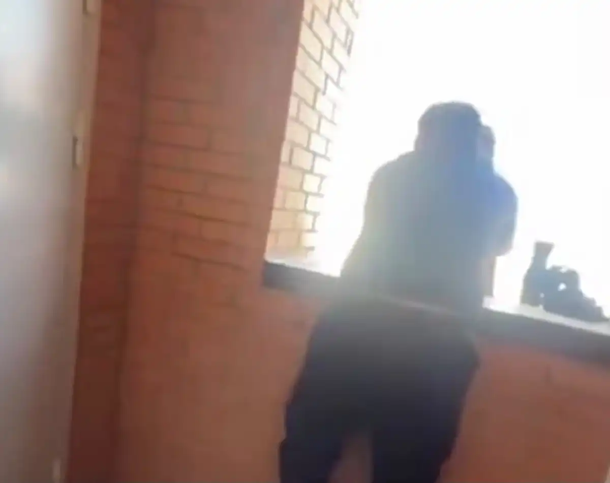 Столичный полицейский не дал девушке совершить суицид – ВИДЕО