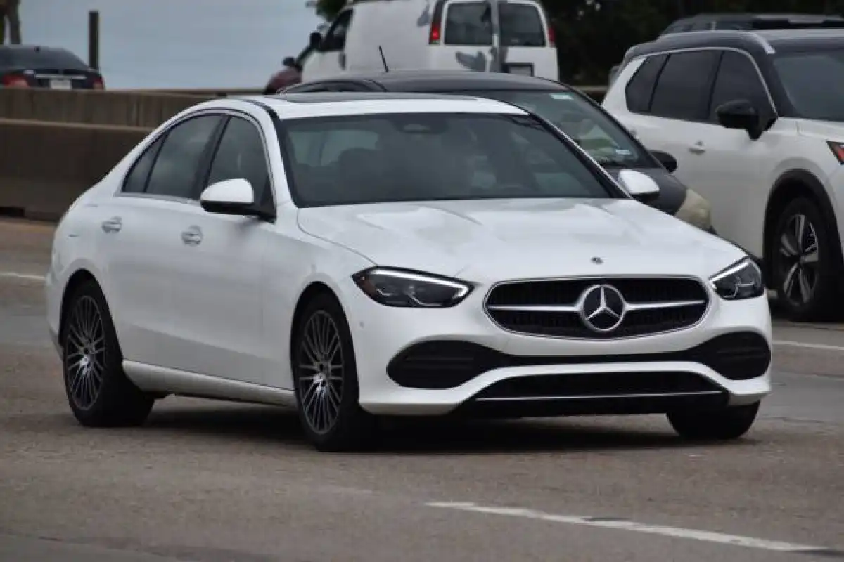 В Астане арендатор продал чужой Mercedes-Benz за 4 миллиона тенге