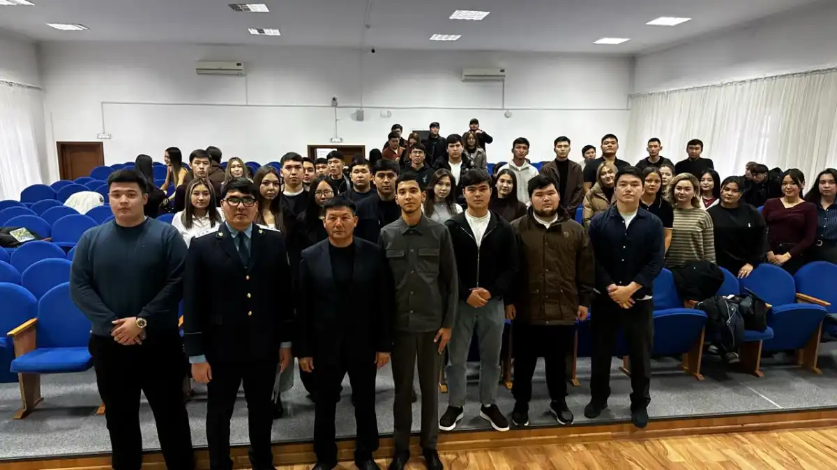 О последствиях дропперства и торговли наркотиками рассказали столичным студентам
