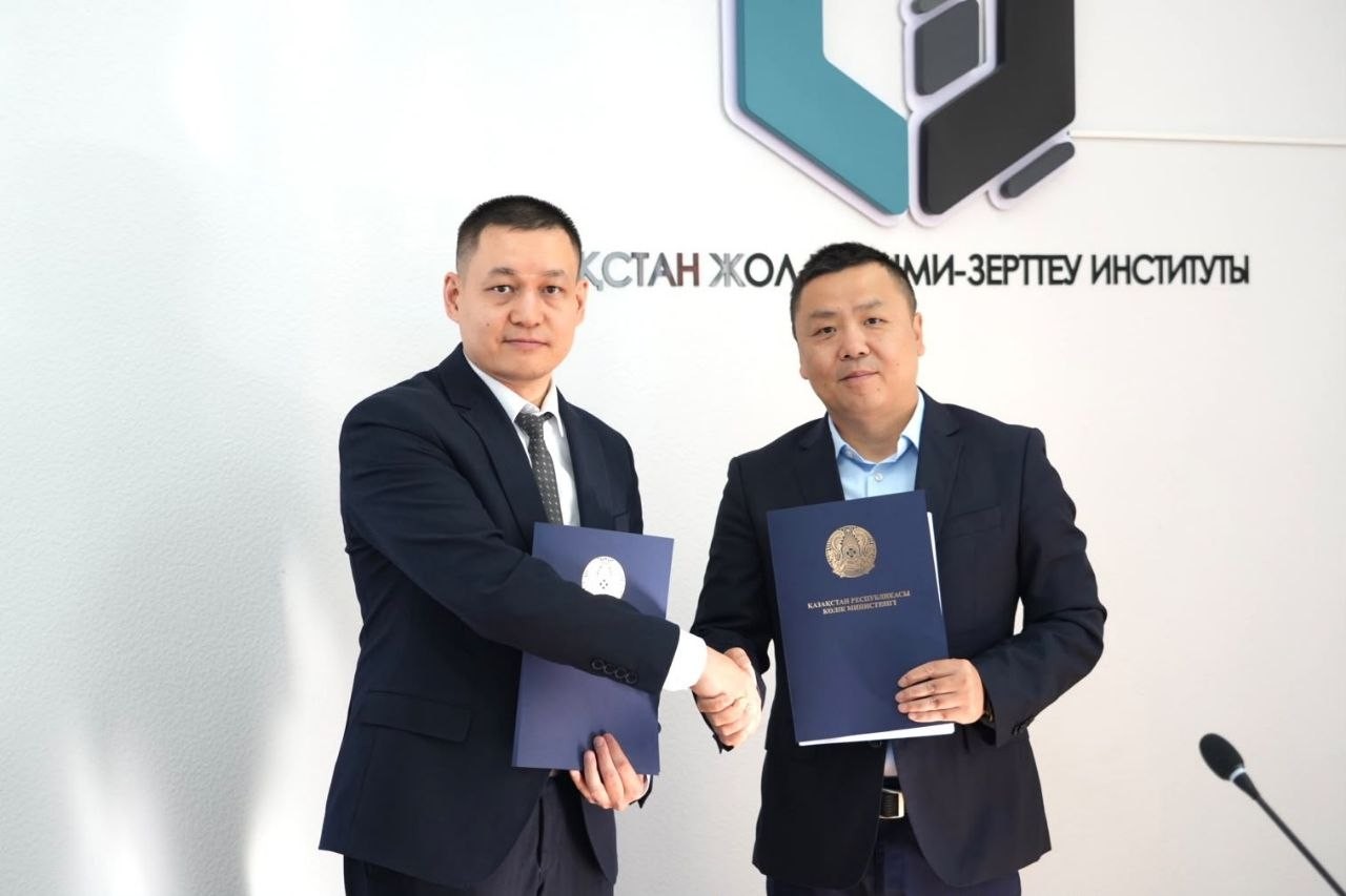 Казахстан планирует запустить беспилотные грузоперевозки с Китаем