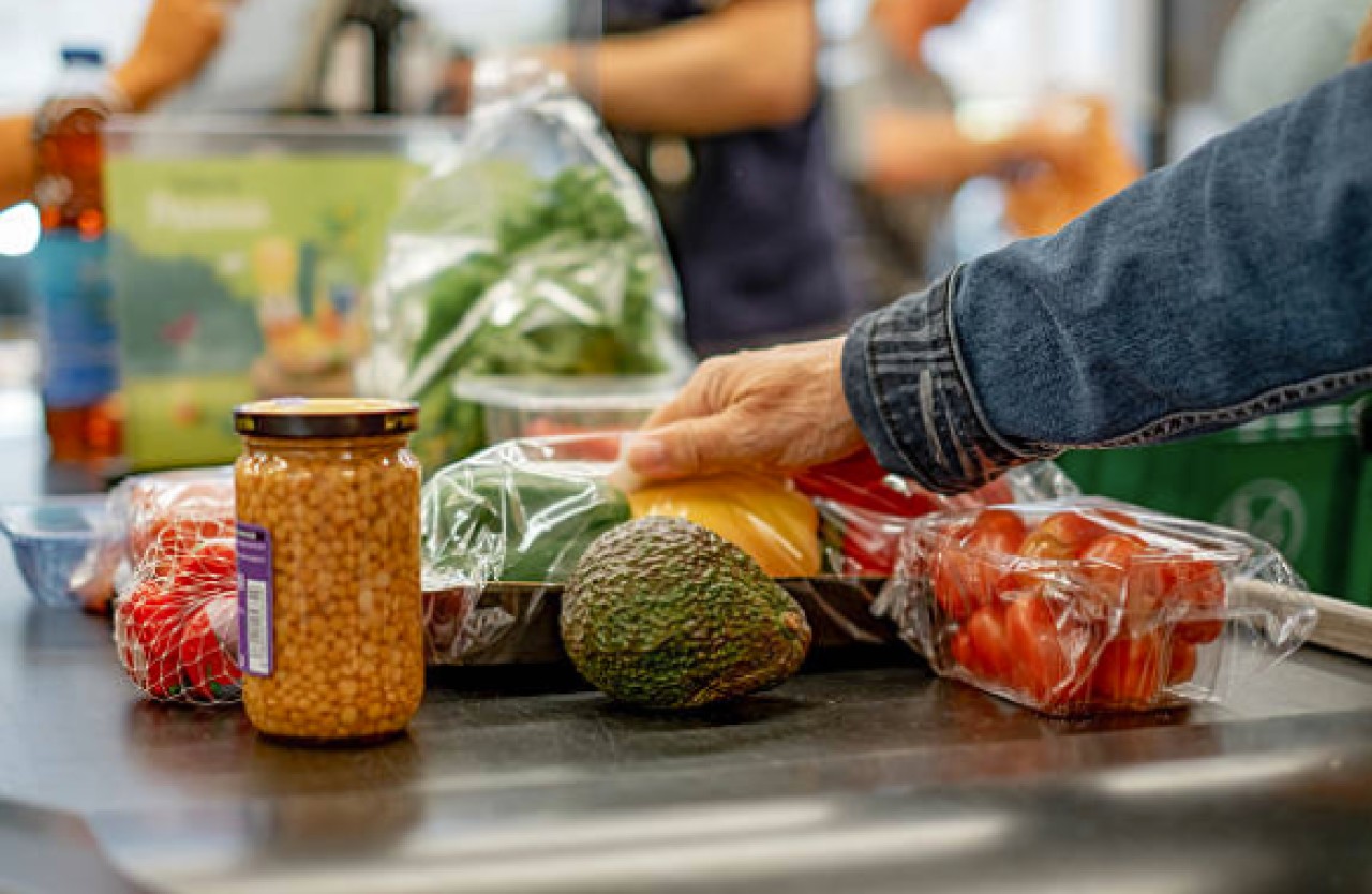 Казахстанцы стали покупать на 10% больше продуктов