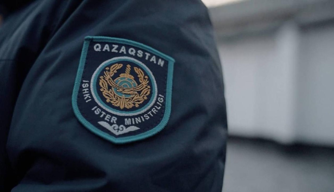 Незаконные граффити и надписи устраняют в Астане